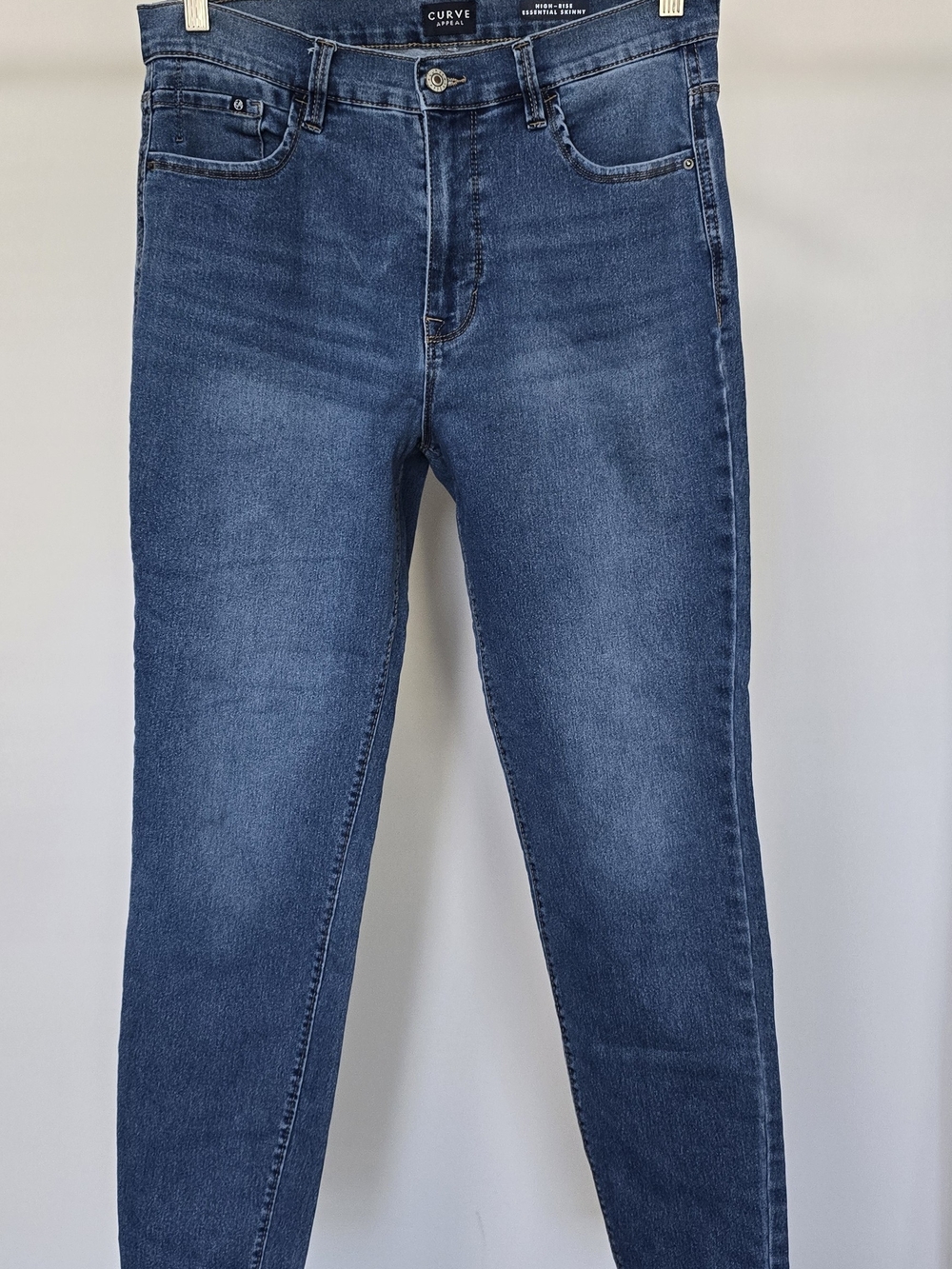 Curve Appeal Women's Skinny Jeans in Mid Blue